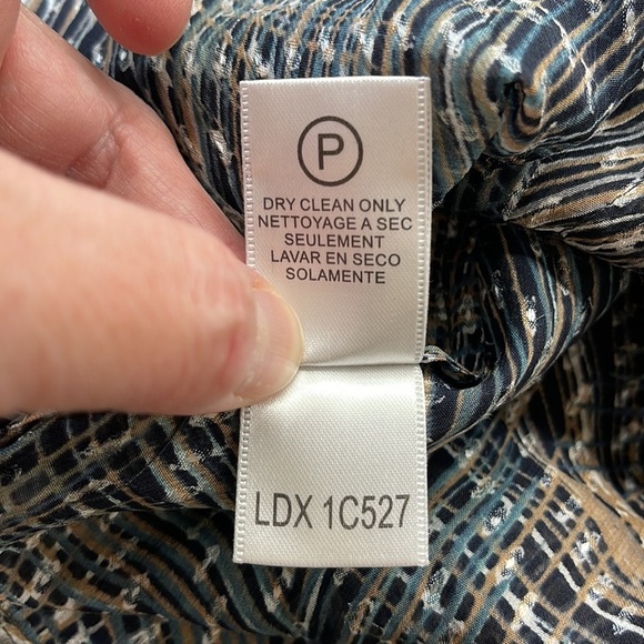 BCBGMaxazria Blue Patterned Silk Sheer Sleeveless Blouse With Waist Tie XS - Picture 8 of 8